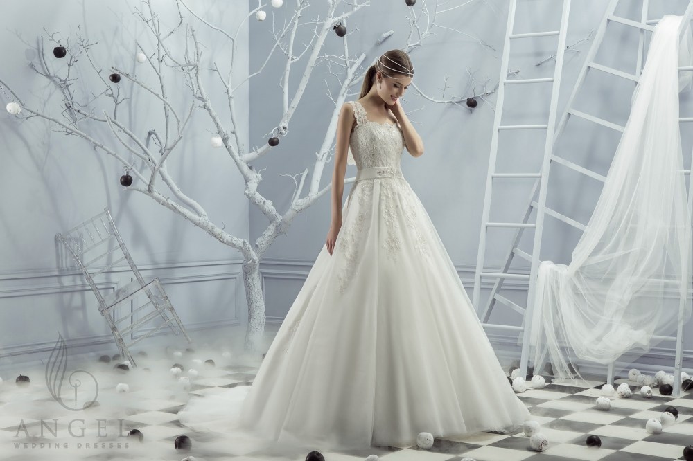 https://angel-novias.com/images/stories/virtuemart/product/Lola.jpg